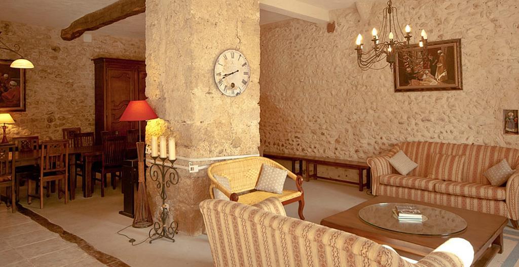 アルマーニュ・アン・プロヴァンス Domaine De Bertrandy Bed & Breakfast エクステリア 写真