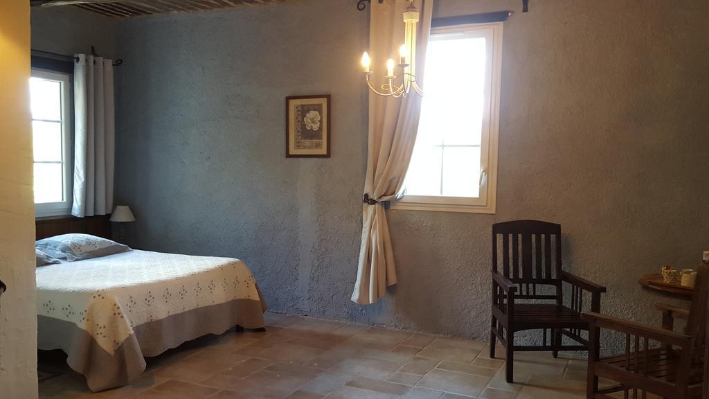 アルマーニュ・アン・プロヴァンス Domaine De Bertrandy Bed & Breakfast エクステリア 写真